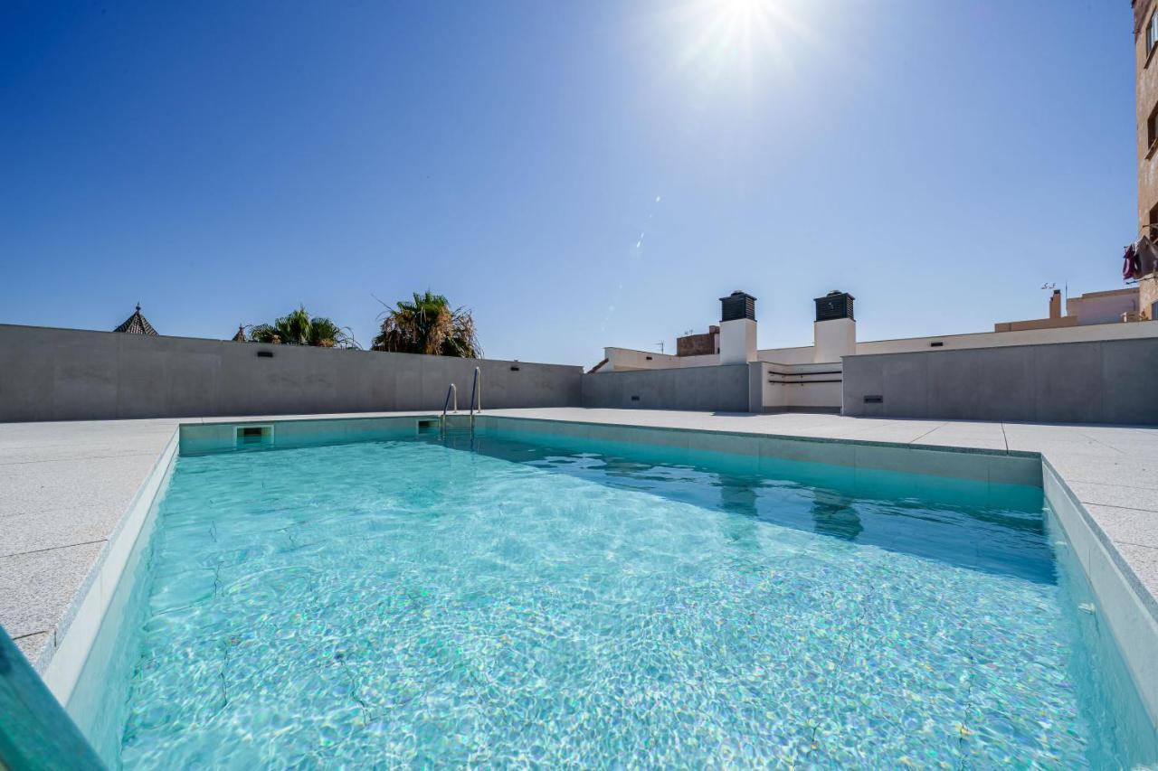 City Centre Pool & Parking Málaga Exteriör bild